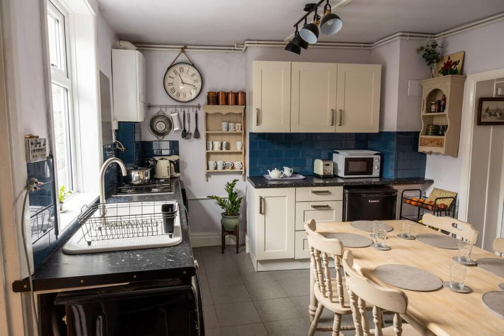 הורנסי Spacious Charming Cottage Near Lake And Sea מראה חיצוני תמונה