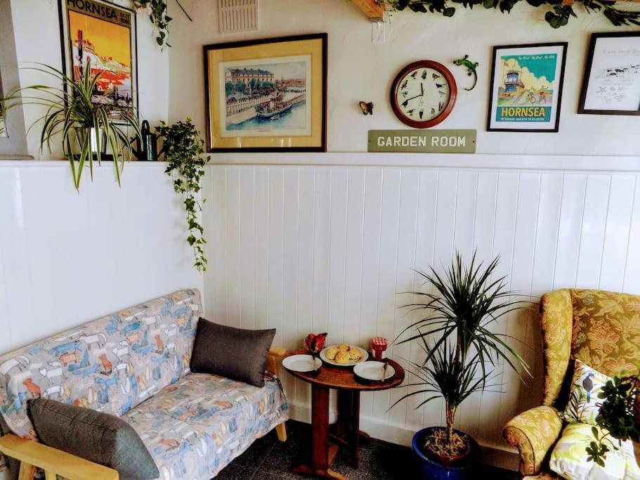 הורנסי Spacious Charming Cottage Near Lake And Sea מראה חיצוני תמונה