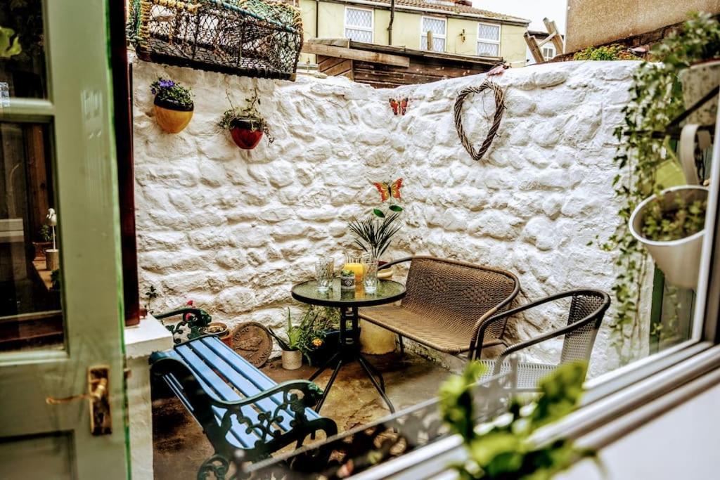הורנסי Spacious Charming Cottage Near Lake And Sea מראה חיצוני תמונה