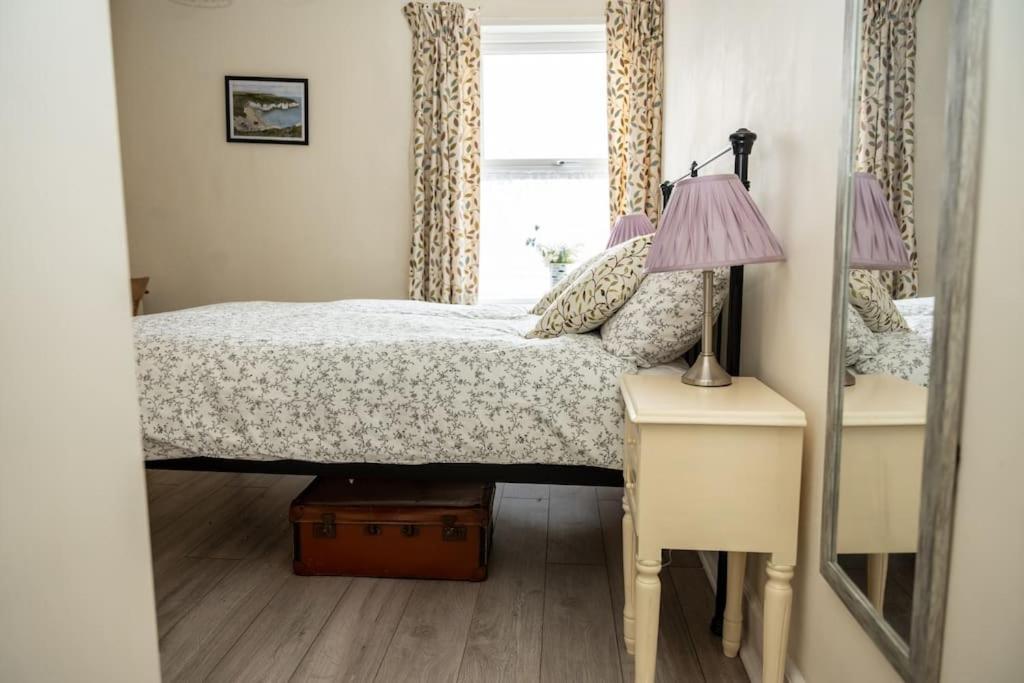 הורנסי Spacious Charming Cottage Near Lake And Sea מראה חיצוני תמונה