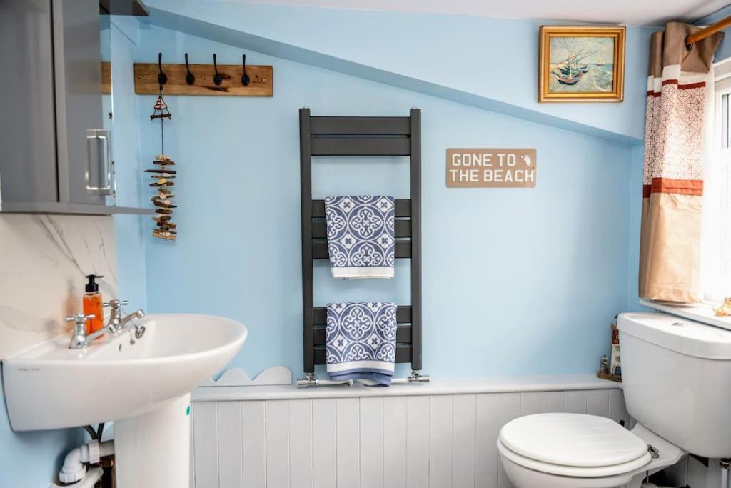 הורנסי Spacious Charming Cottage Near Lake And Sea מראה חיצוני תמונה
